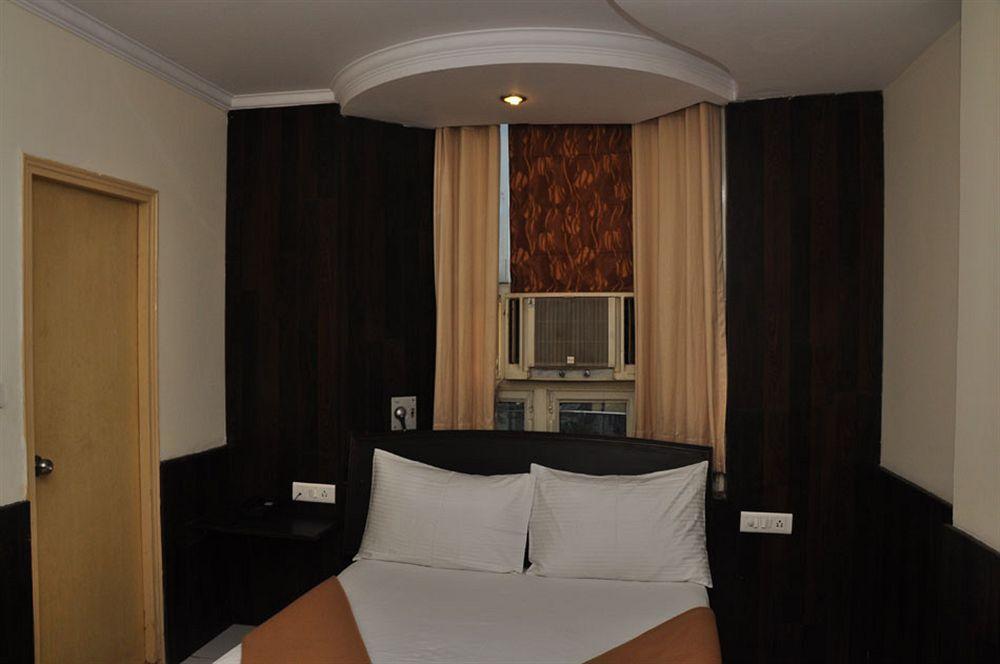 Hotel Abhay Palace Газиабад Экстерьер фото